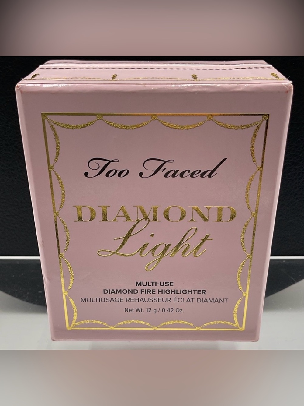Too Faced Diamond Light Multi-Use Highlighter Compact - Picture 2 of 14